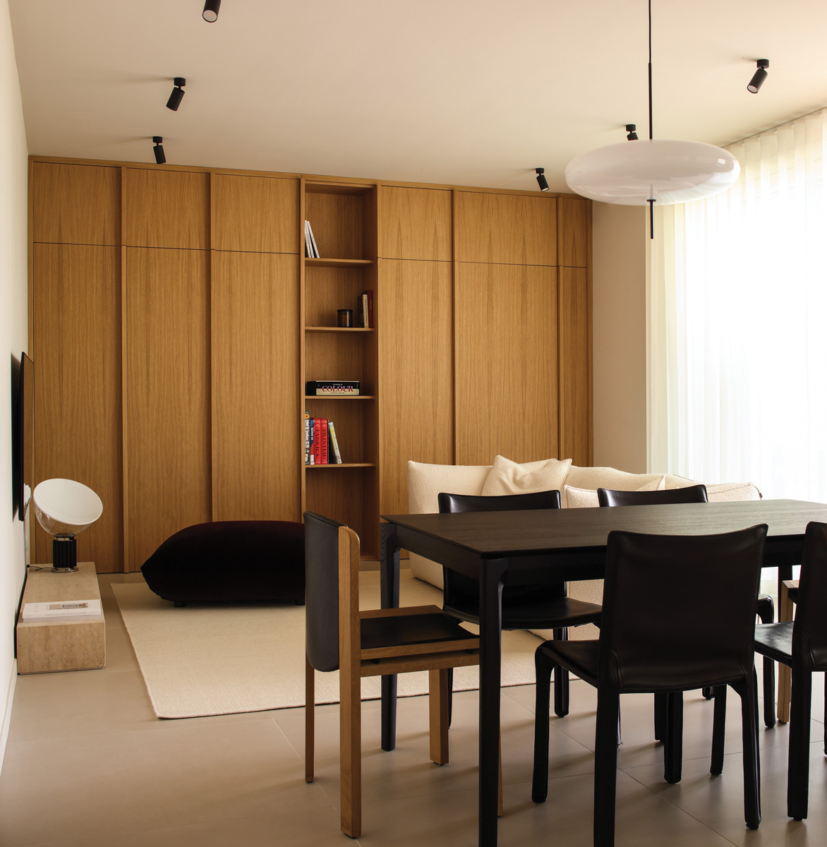 VLT-A Apartment: Photo 2