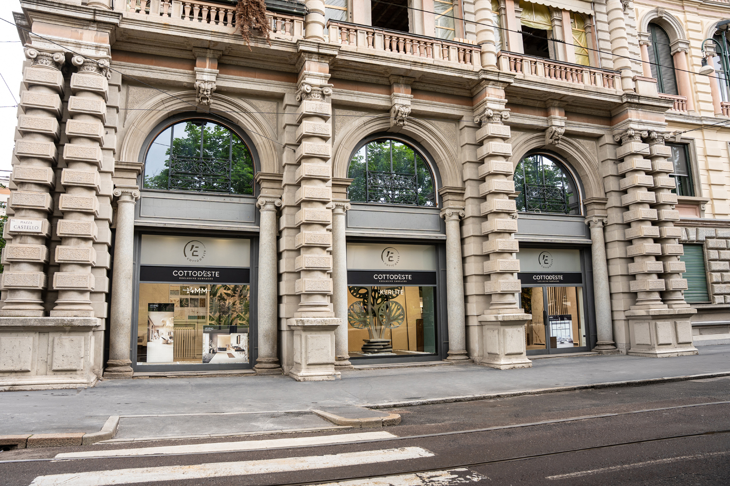 SHOWROOM MILAN: Photo 3