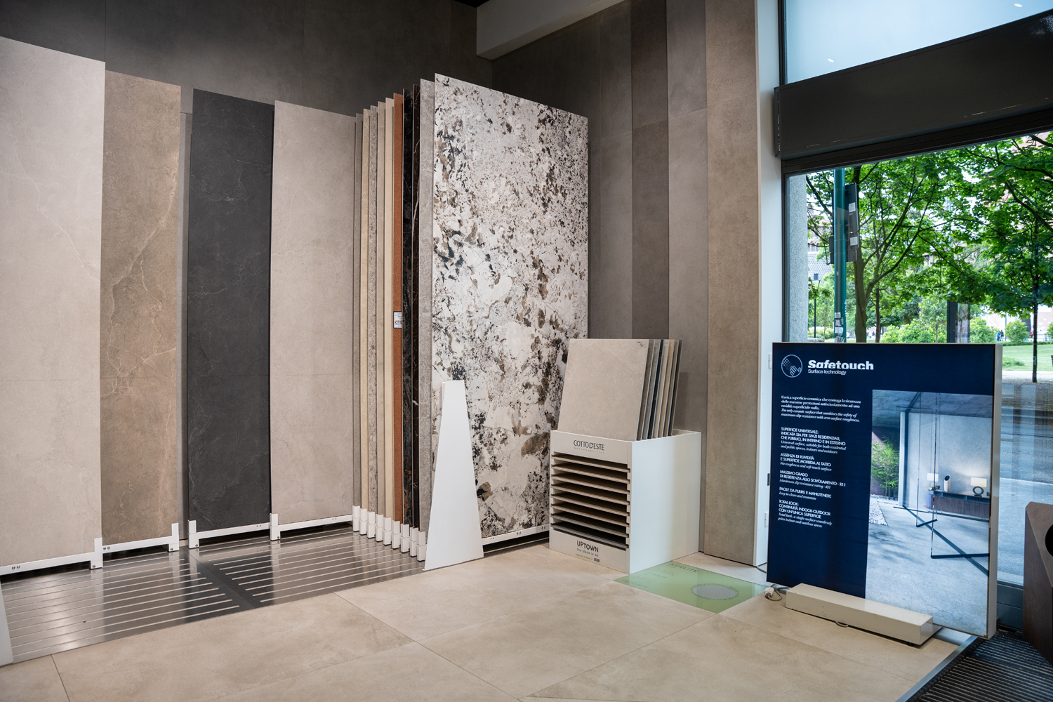 SHOWROOM MILAN: Photo 13