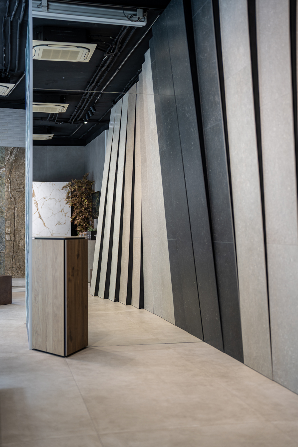 SHOWROOM MILAN: Photo 8