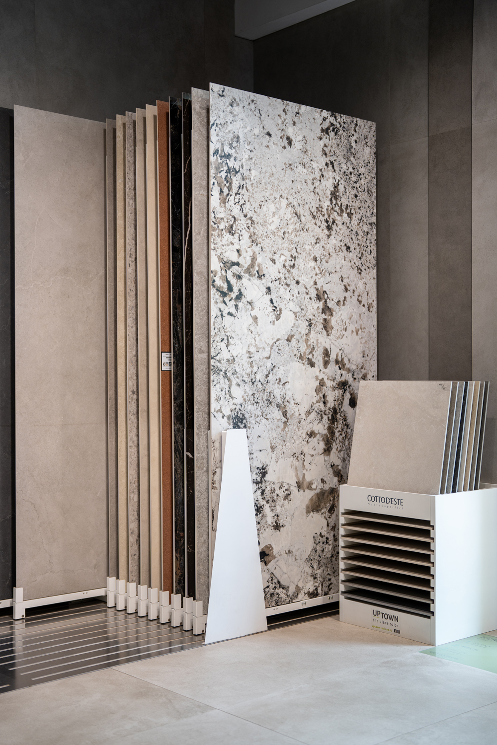 SHOWROOM MILAN: Photo 15