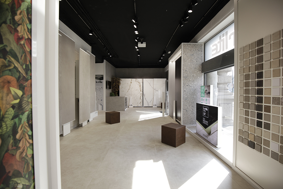 Showroom Milan: Photo 1