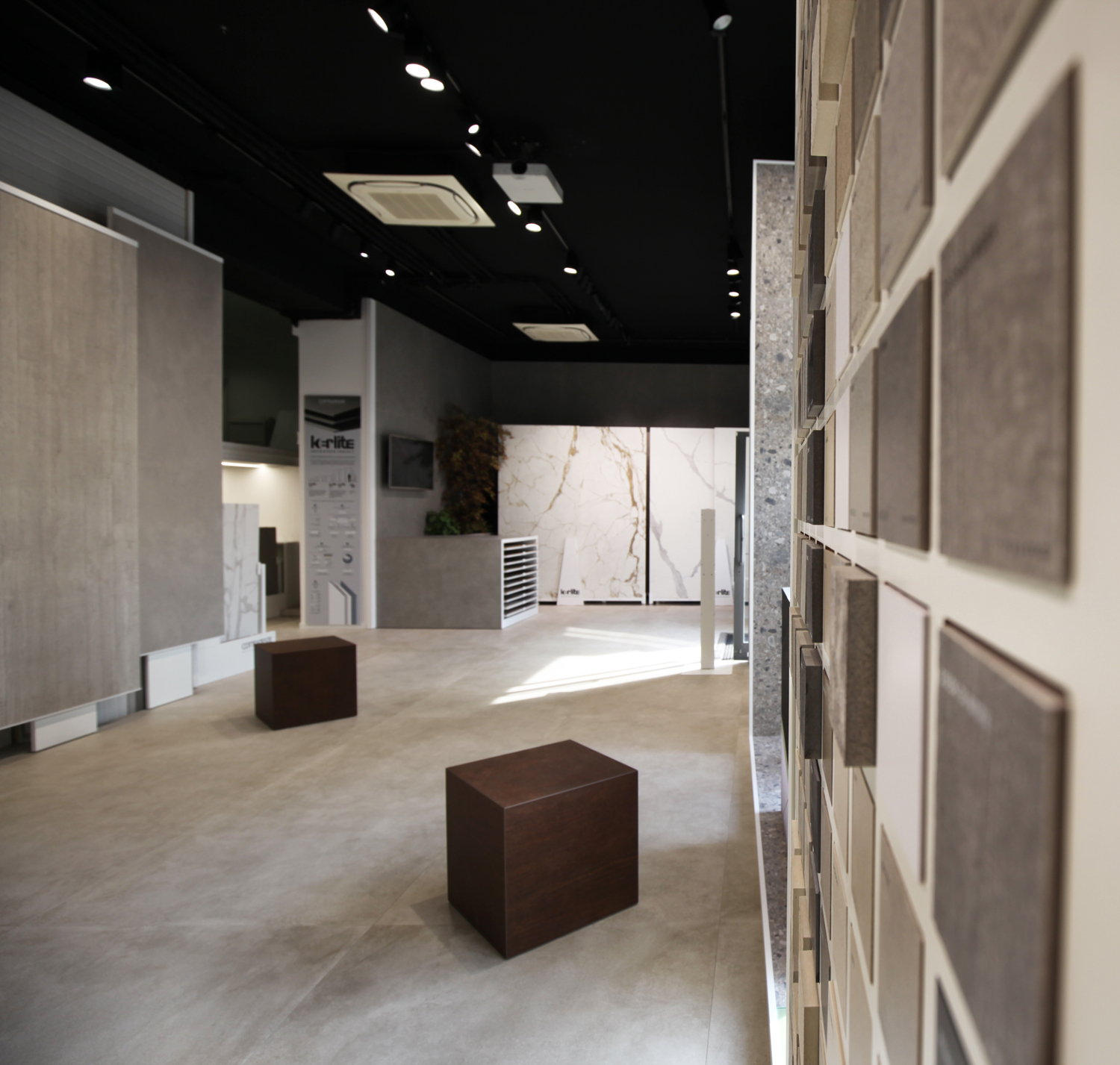 SHOWROOM MILAN: Photo 11